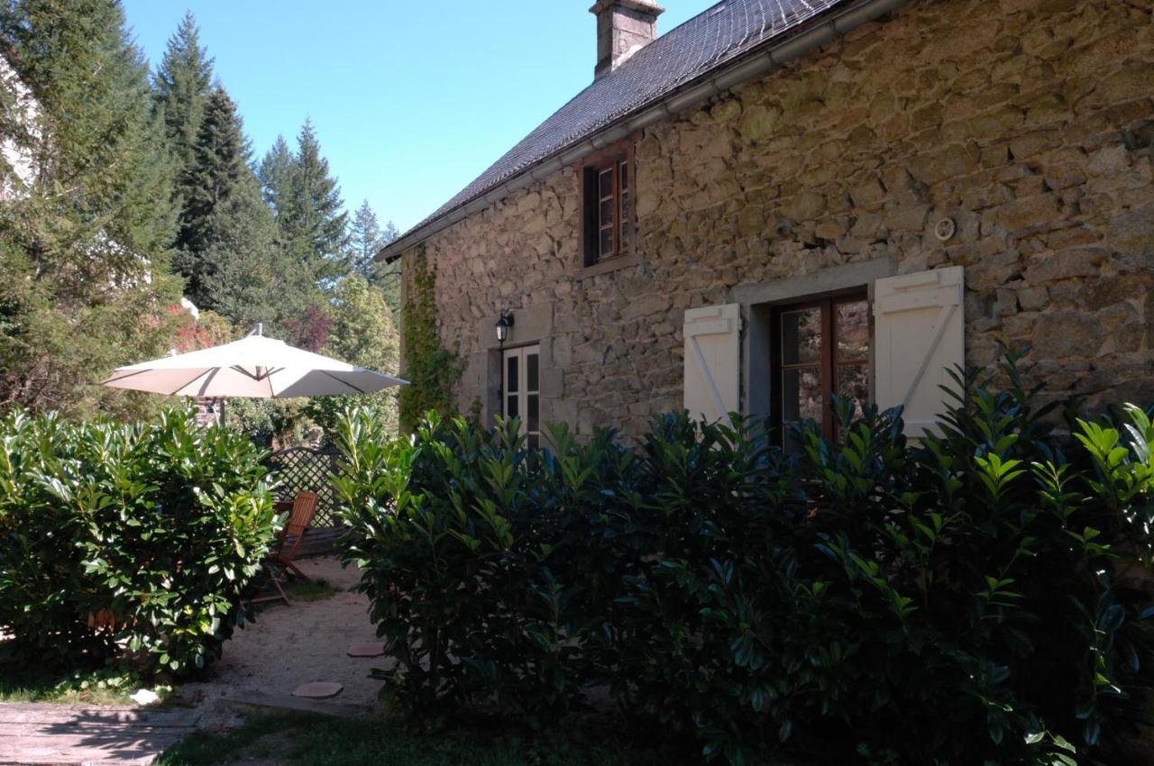 Bed and Breakfast Le Moulin Des Farges Meymac Экстерьер фото