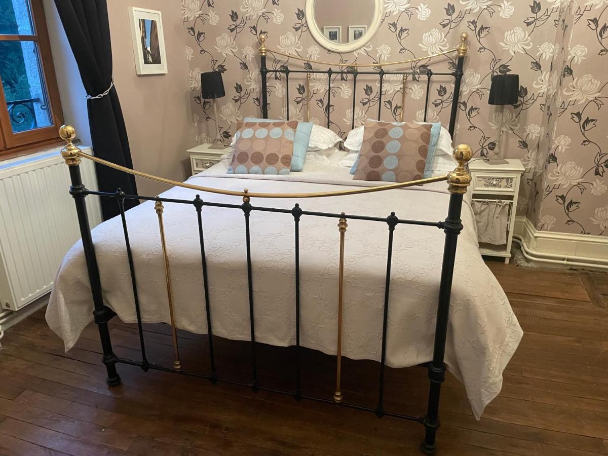 Bed and Breakfast Le Moulin Des Farges Meymac Экстерьер фото