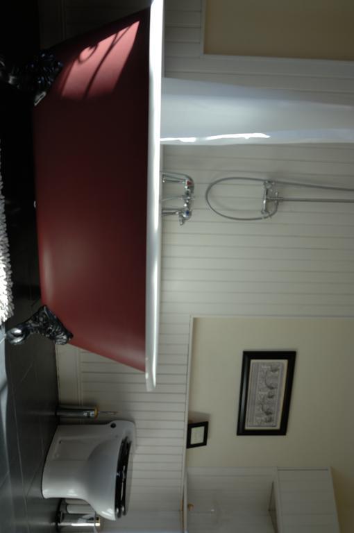 Bed and Breakfast Le Moulin Des Farges Meymac Экстерьер фото