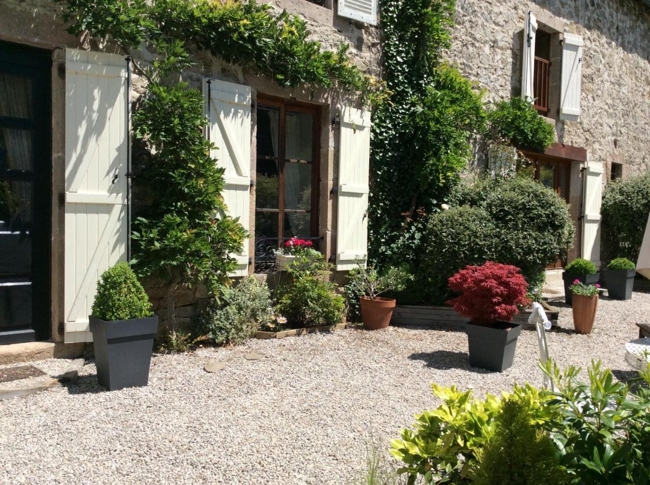 Bed and Breakfast Le Moulin Des Farges Meymac Экстерьер фото
